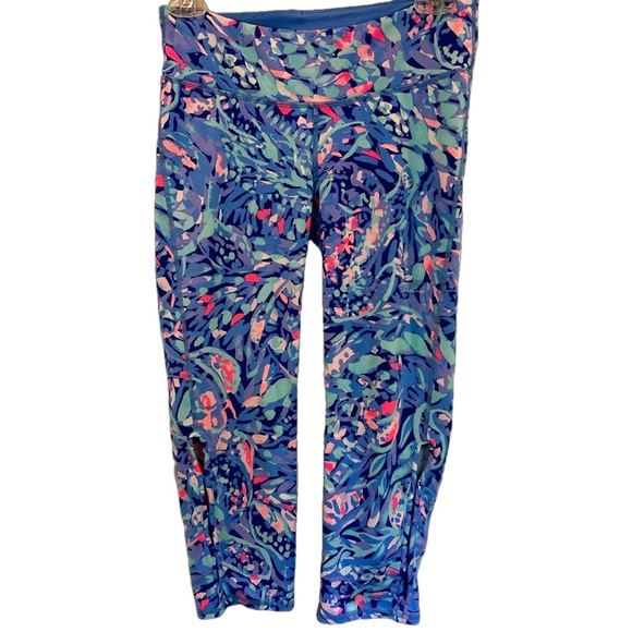 Lilly Pulitzer Party Wave Weekender Luxletic Cropped Legging - Picture 2 of 5
